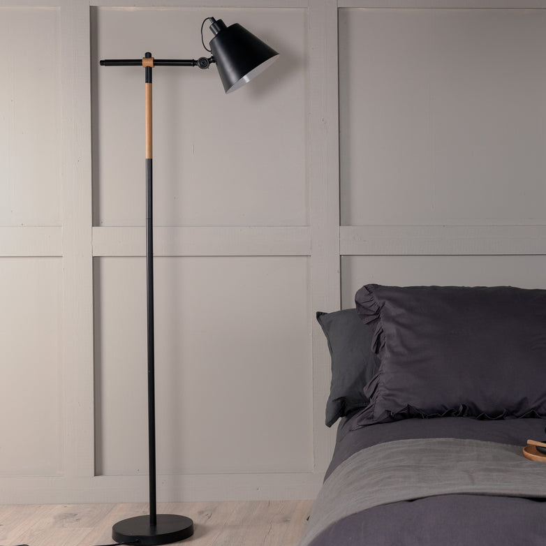 Venture Home - Skott Golvlampa Svart