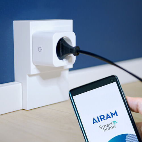 Airam - SmartHome Uttag IP20 16A WF (Smart-plugg)