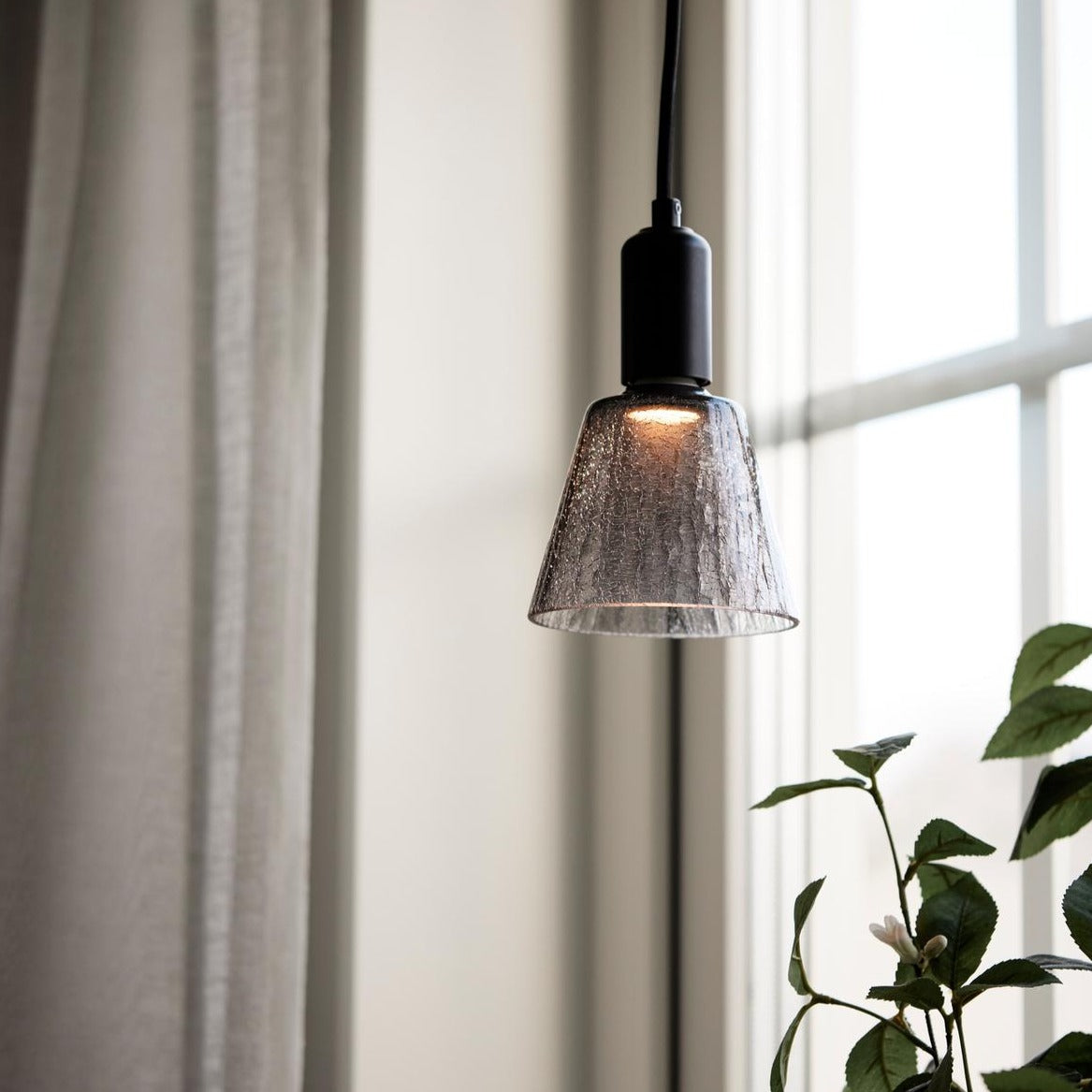 PR Home - Tilda Fönsterlampa Svart/Smoky